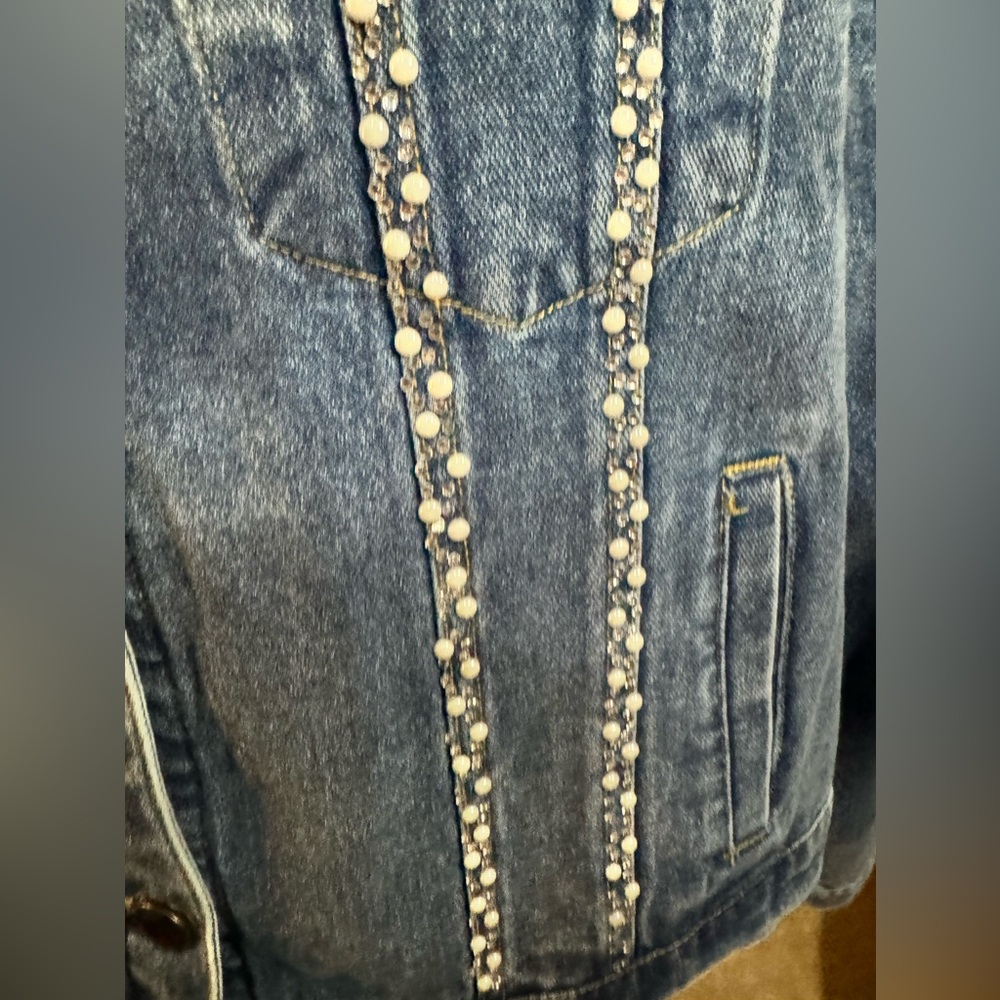 Denim jacket with pearls & rhinestones - Picture 3 of 5